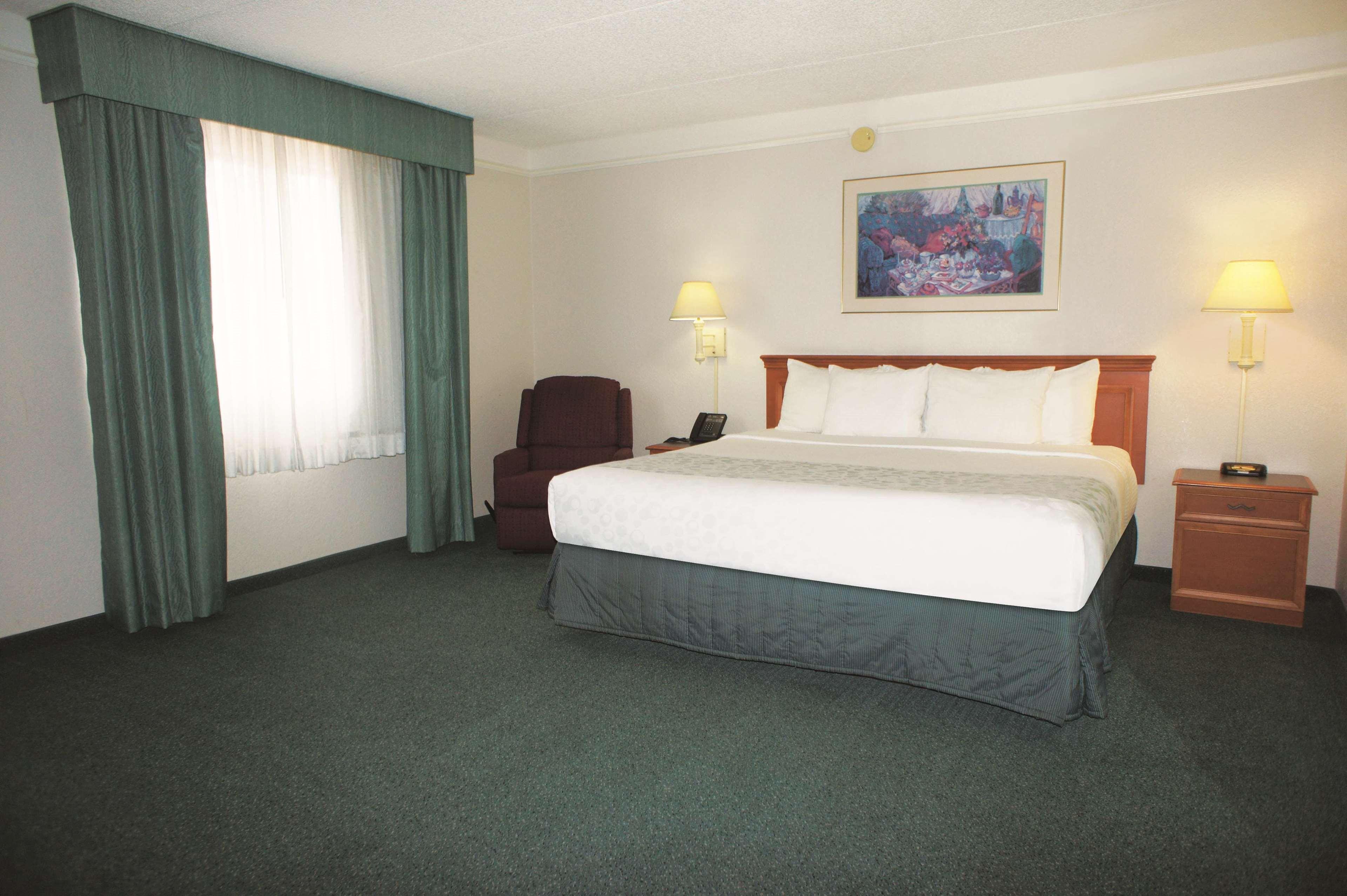 Days Inn By Wyndham San Diego Vista Exterior foto